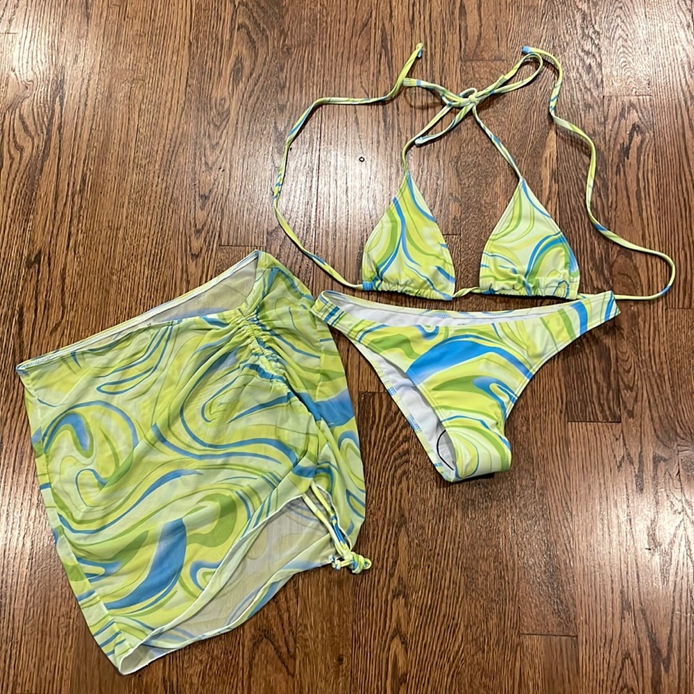 SHEIN 3 piece bikini bathing suit NWOT set with skirt yellow & blue size medium